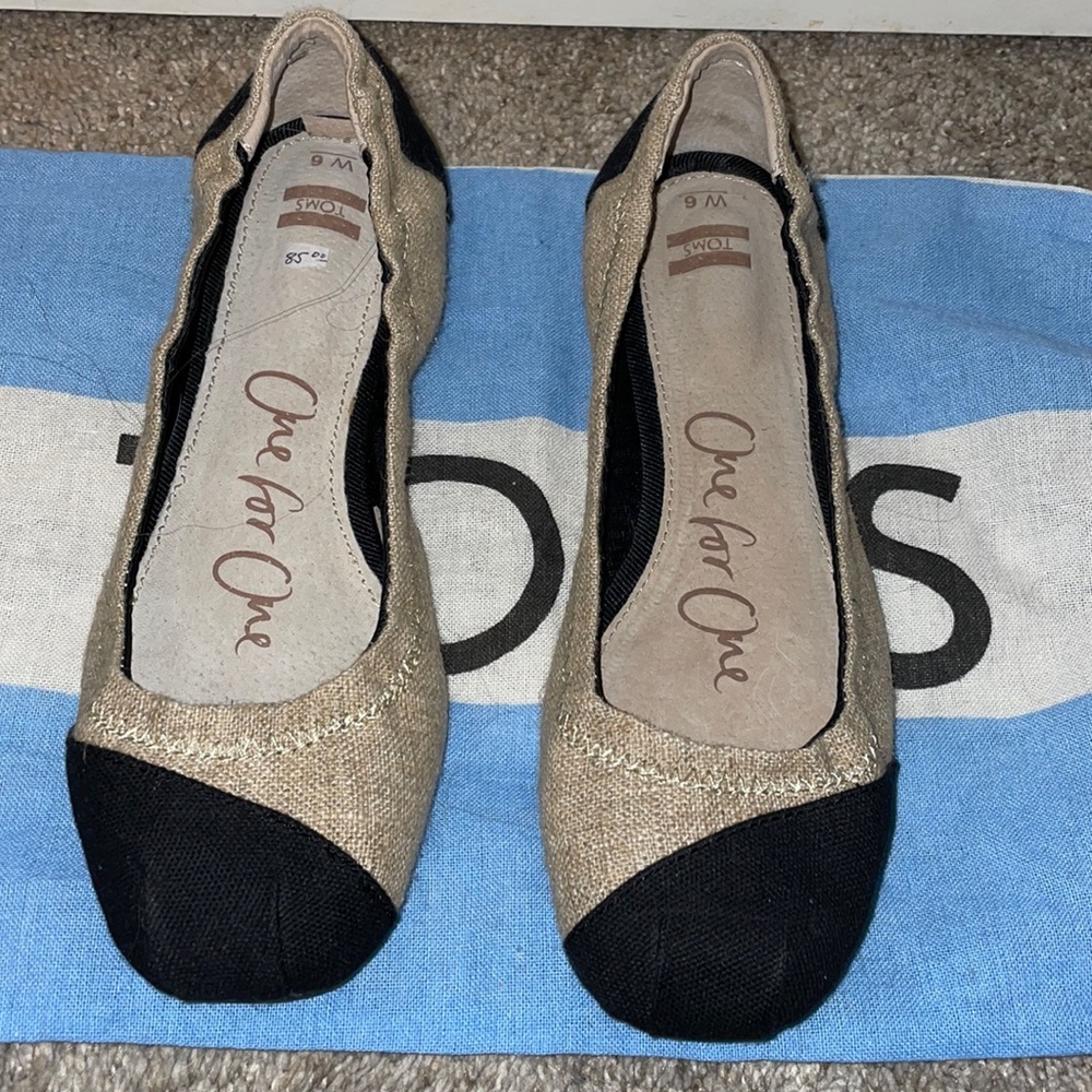 TOMS Ballet Flats